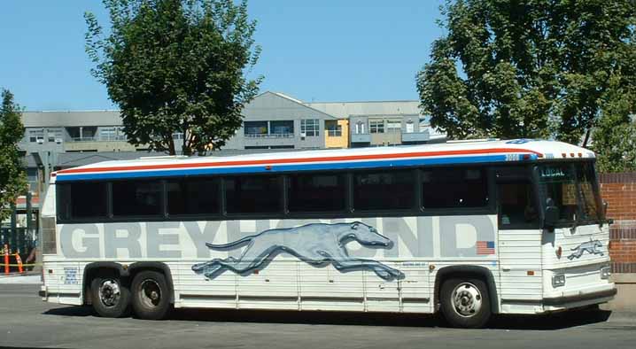 Greyhound MC-12 3008